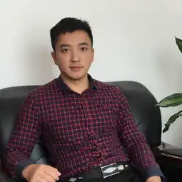 珠宝百晓生李和江教你们怎样定制专属自己的翡翠车牌车挂
