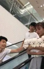 搞笑图片各位看下,这是男朋友给的彩礼钱,这男朋友还能要吗
