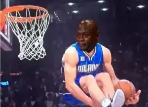 库里是nike的最大败笔然而现在出现大逆转了
