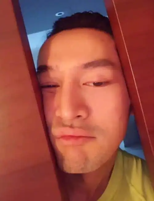 观胡歌晒辣眼睛自拍有感,男星自拍都这么丑李光洁就是一个例外
