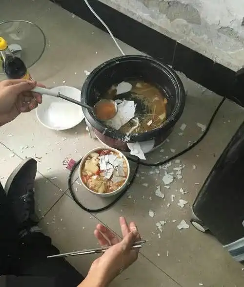 搞笑gif段子狗子我希望明年蜡烛下面是一个蛋糕
