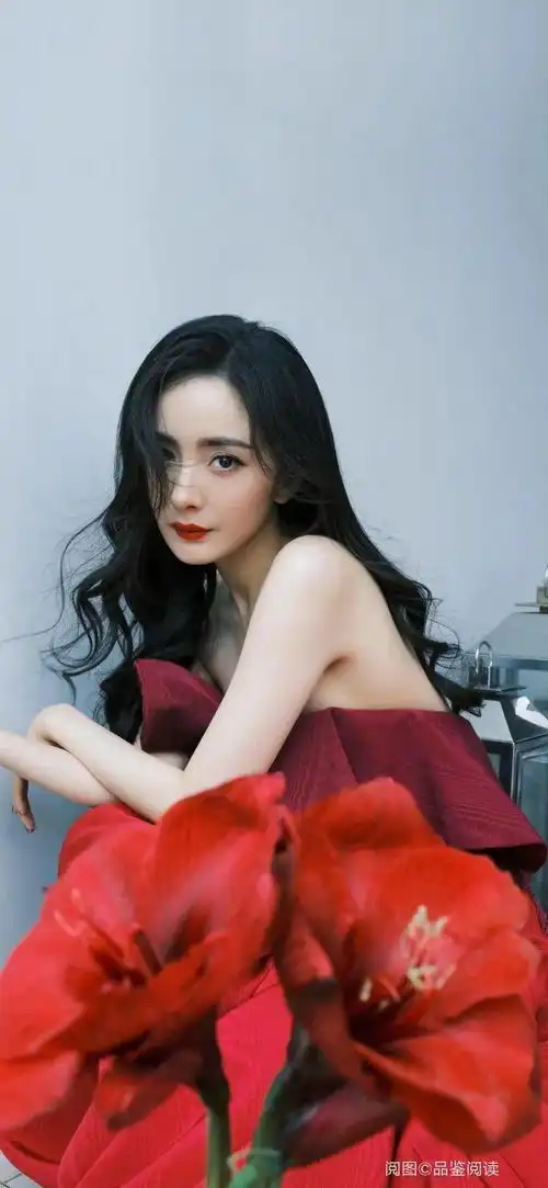 美女明星杨幂时尚写真图集,身材性感火辣,张张可做手机壁纸
