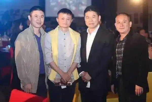 明星圈里的这些顽主,谁的文玩宝贝最让你服气
