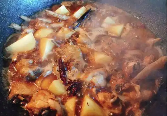 秋天多吃这肉,温润滋补便宜又美味,补气养血还比猪肉便宜
