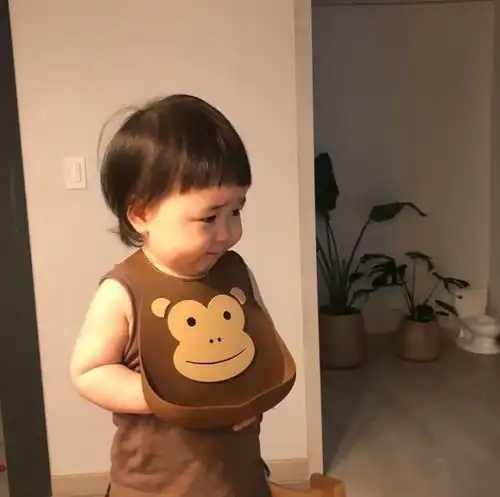 一组看一眼就很开心的萌娃表情包