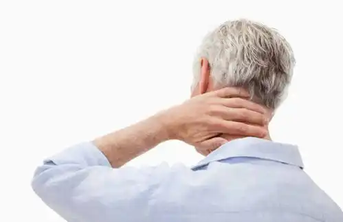 上吊式健身能治颈椎病看完毛骨悚然瑟瑟发抖
