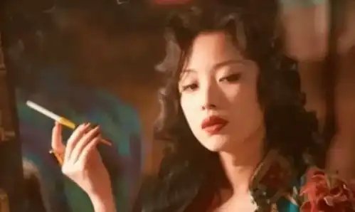 千古玦尘开播周冬雨被一个龙套女星抢镜了,三金影是摆设
