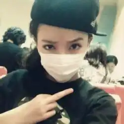 带口罩的女生头像超漂亮的那种不要太非主流一点点就好最好很女汉子的
