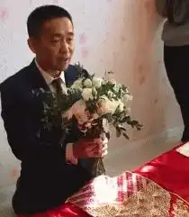 搞笑gif趣图一张图告诉你没文化会很尴尬
