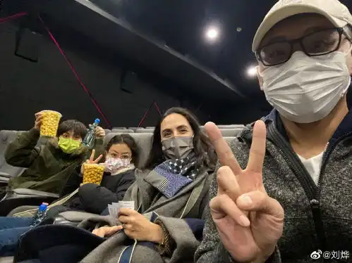 组图刘烨老婆带一双儿女出游诺一长高不少霓娜越来越漂亮
