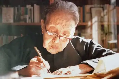 冰心半生温柔如春水,一片冰心似春风
