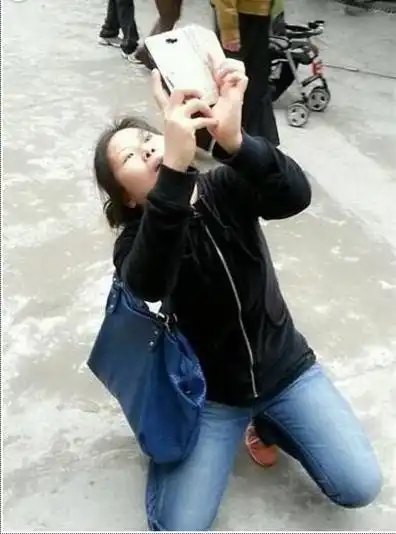 搞笑狗你别碰我,我简直累成狗了
