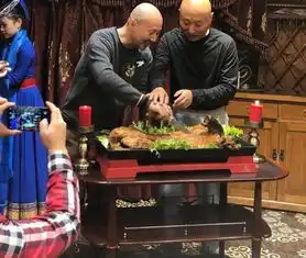 腾格尔和陈佩斯同框,两个光头老大爷面对面喝酒划拳有点搞笑
