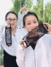 搞笑gif趣图对于我来说,三选一的问题好难,你们会怎么选呢
