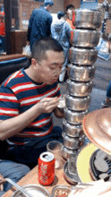 搞笑gif妹子,就算当不了车模,你也不要去当乞丐呀
