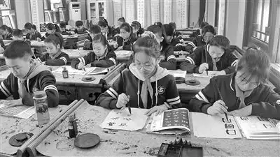 官方带娃,郑州作答
