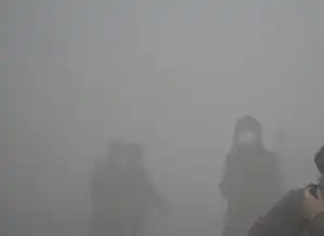 还沉浸在节日的快乐时,雾霾又悄然而至
