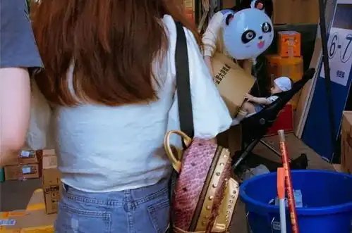 当街拍时的照片,开始变得有趣起来
