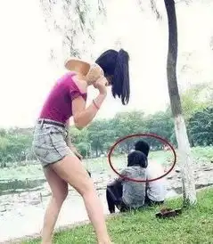 姑娘太漂亮了,就怕不是纯天然的

