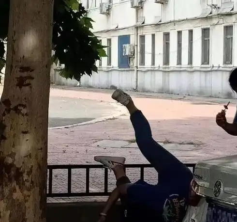 25张搞笑图片,请勿在喝水吃饭时观看

