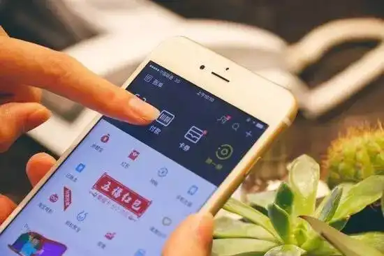 刷手机坐公交,富阳人也能用支付宝这个逆天神技能
