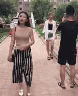 搞笑gif妹子,你究竟输了多少
