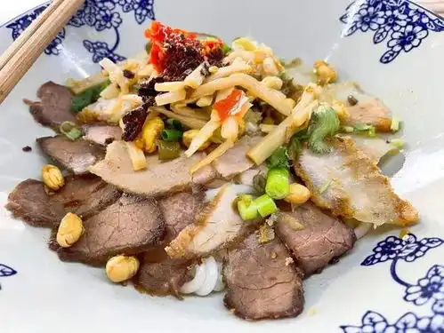 一夜蹿红的魔性炸串店刚火半个月就歇业了杭州也有同款逗比老板,米粉店已经开了五年
