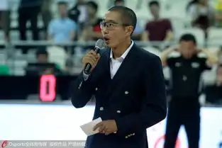 叶莉携女儿助阵慈善赛马云现身与姚明热聊
