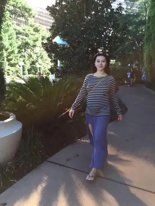 组图爱戴即将临盆爆肥性感女神变肥婆