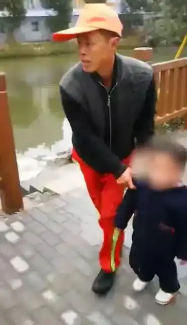 大冷天下水救人,瑞安这个环卫工好样的

