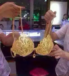 搞笑图片和妹子一起游玩,她竟然一时高兴为我跳起舞蹈,我发誓非她不娶....
