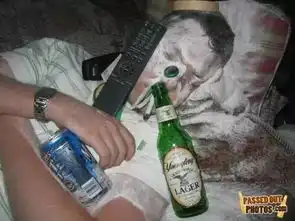 你的朋友醉酒以后,你可以这样调戏他
