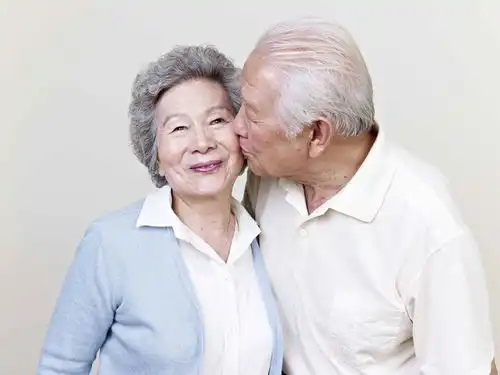 老年人还能过夫妻生活吗医生提醒做好两点,对身体有好处
