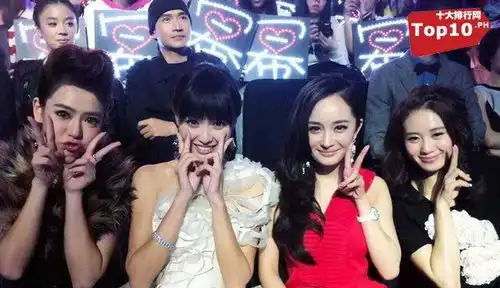 baby为杨幂庆生配图却裁掉倪妮场面很尴尬贵圈无真情
