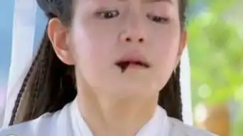 同是吐血照,杨幂惊悚刘亦菲夸张,赵丽颖才是真演技
