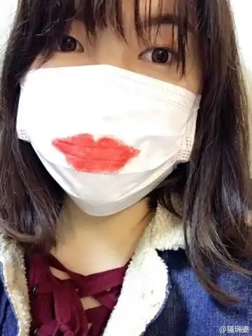 种草帖丨评测lohacell露然丝一款不会脱色的口红
