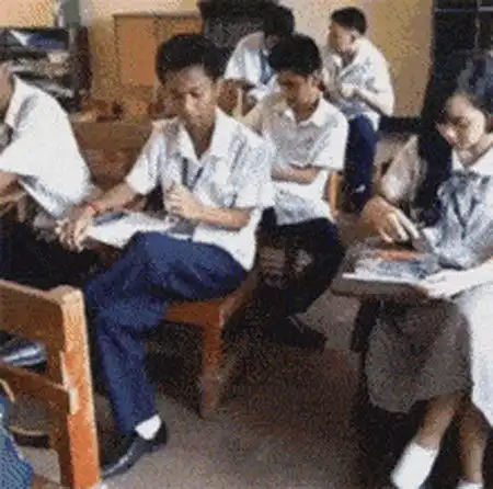 军训完了后,俺是整个队里最白的人,咋晒都不黑
