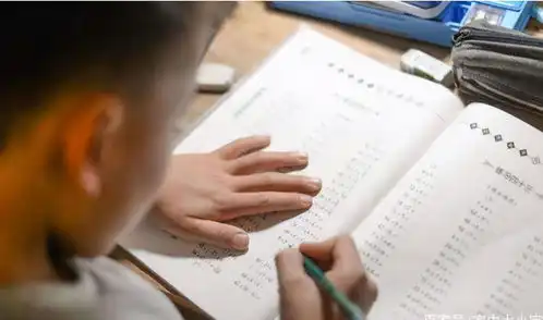 蔡国庆儿子优秀得令人羡慕,连拿3块金牌,奖状证书拿到手软
