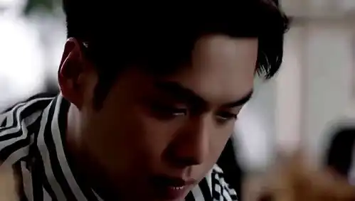 他和富婆相亲他的妹妹神补刀太搞笑了

