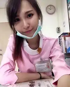 空姐你们真是够了,就不可以放过这位小伙子吗
