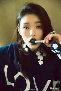 图说林允的大绿唇好可怕杨幂这身混搭你们打几分

