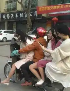 搞笑时光老板让秘书为自己写一则征婚启示

