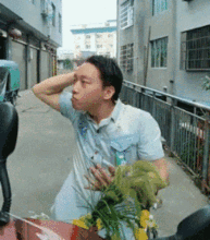 搞笑gif图哈士奇不仅二还色,信不信我炖了你

