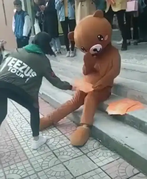 爆笑趣图这哥们智商感人,真的看不下去了
