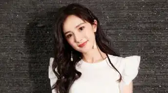 杨幂拍戏不敬业频繁请假外出捞金公司否认粉丝辟谣,却仍旧被黑
