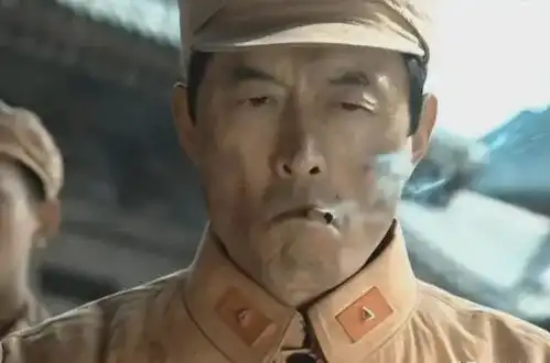 同样是常乃超抽烟,新老版亮剑的差距却不言而喻,网友天壤之别
