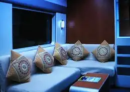 上海至成都动卧最贵2330元豪华列车引市民争议
