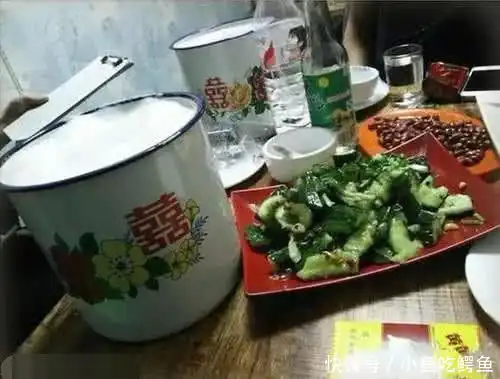 搞笑gif太专业了,专业烫发三年半
