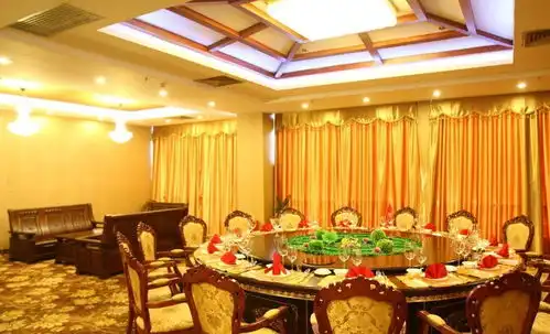 科尔纳万酒店豪华包间装修效果图
