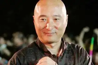 因一碗面爆红,却遭央视封杀,今与65岁妻子共创桃花源
